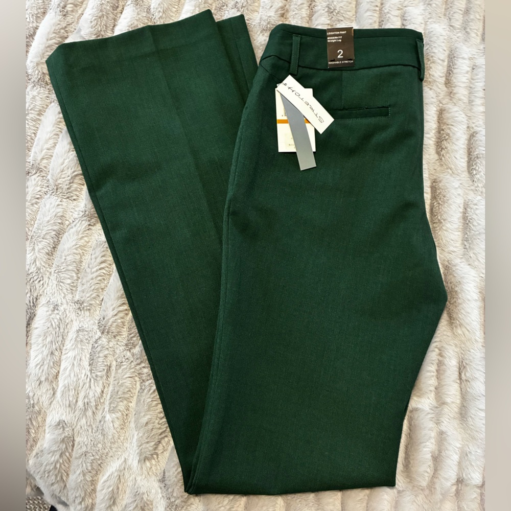 Amanda & Chelsea Dark Green Straight Leg Stretch Slacks - new with tags